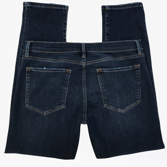 FRAME Le Garçon High-Rise Slightly Distressed Jeans - 30 - Picture 8 of 17